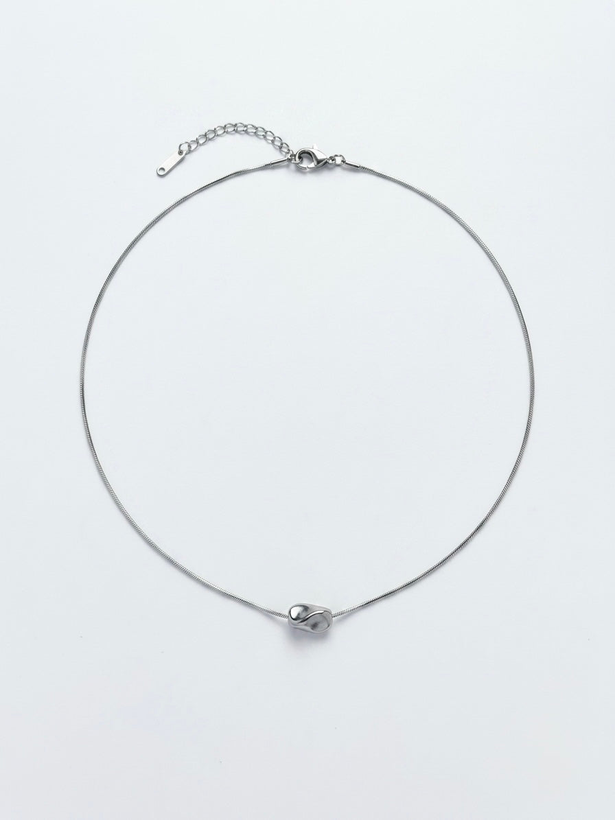 SILVER ABSTRACT RIBBON SNAKE CHAIN NECKLACE