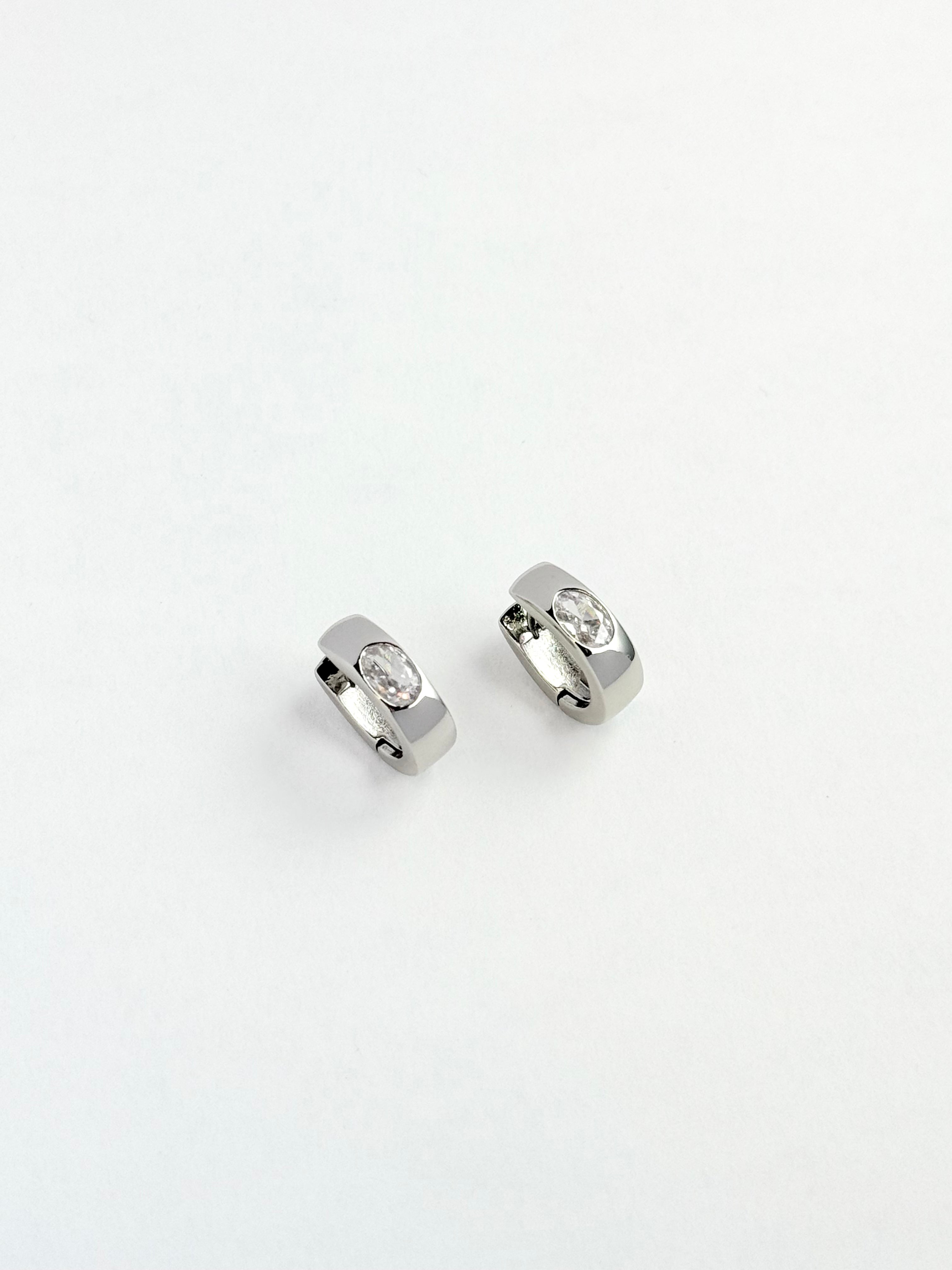 BEZEL-SET SOLITAIRE HUGGER HOOPS