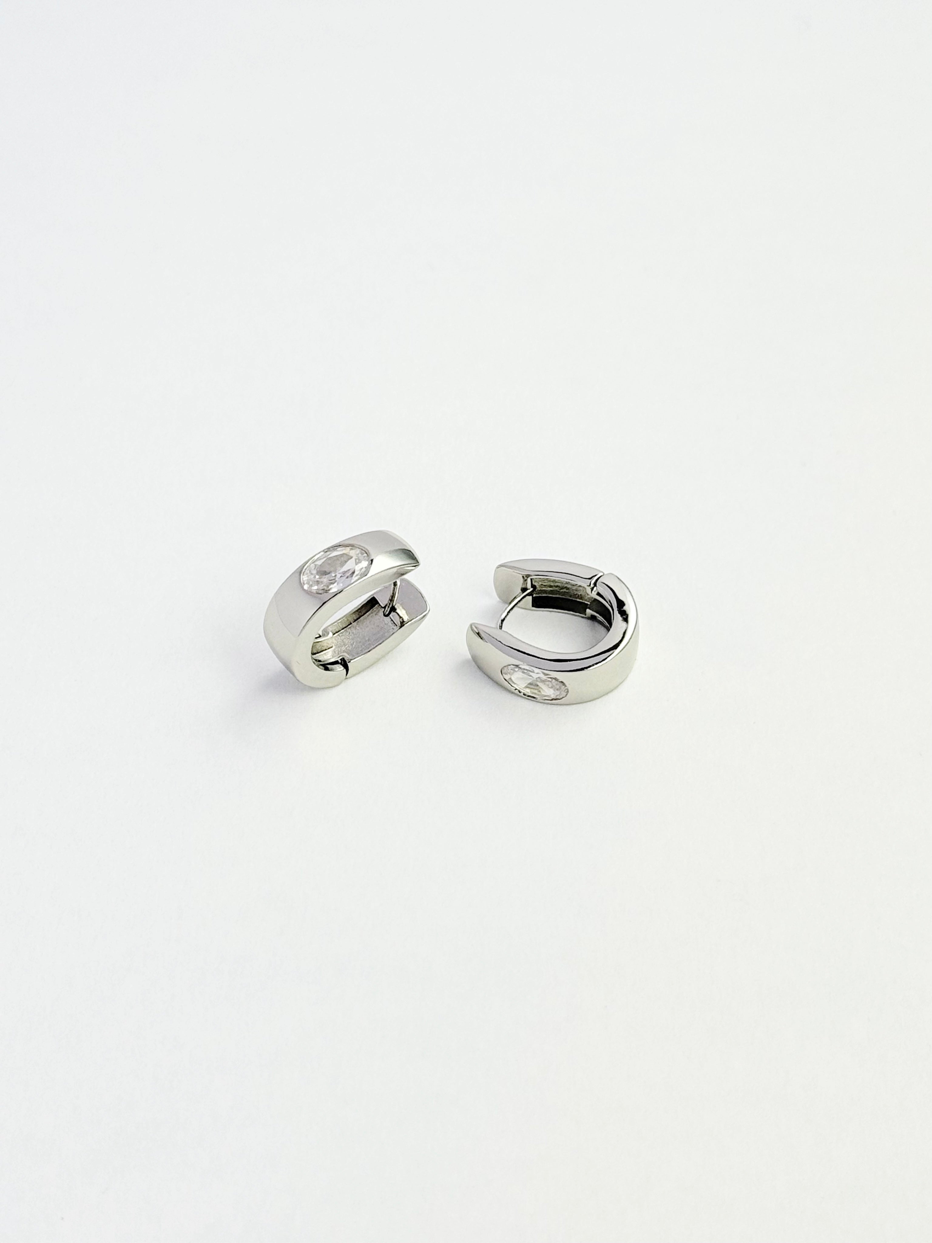 BEZEL-SET SOLITAIRE HUGGER HOOPS