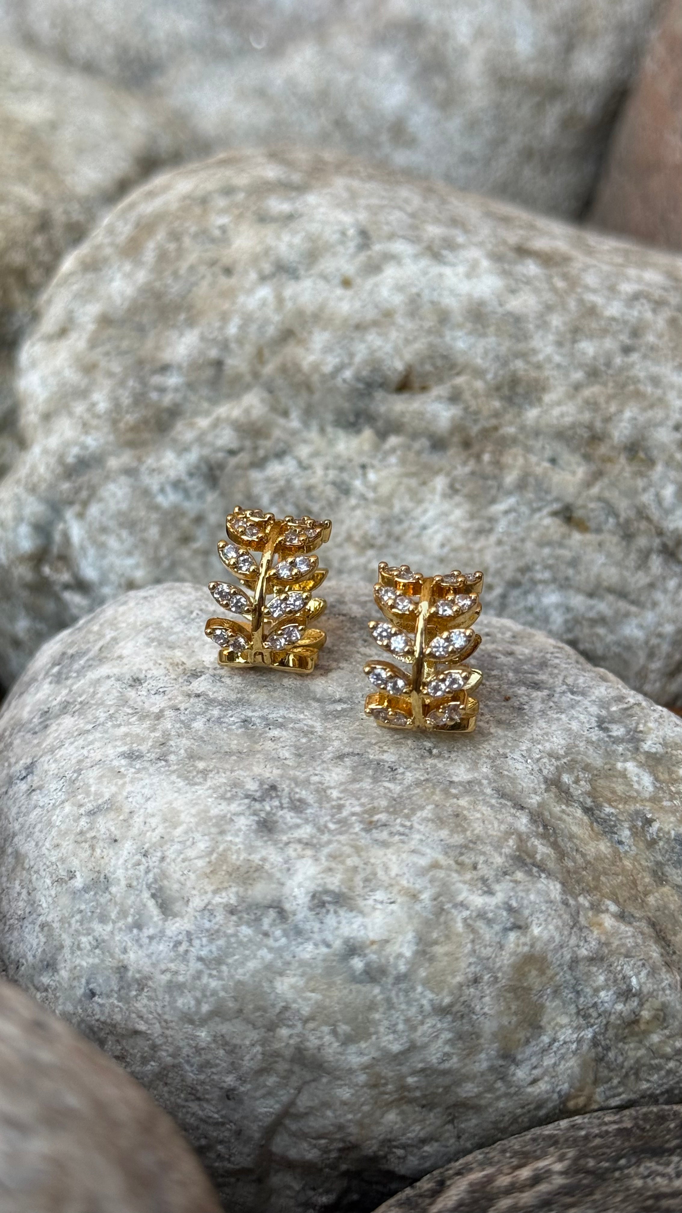 GOLD PAVÉ LAUREL LEAF HUGGER HOOPS