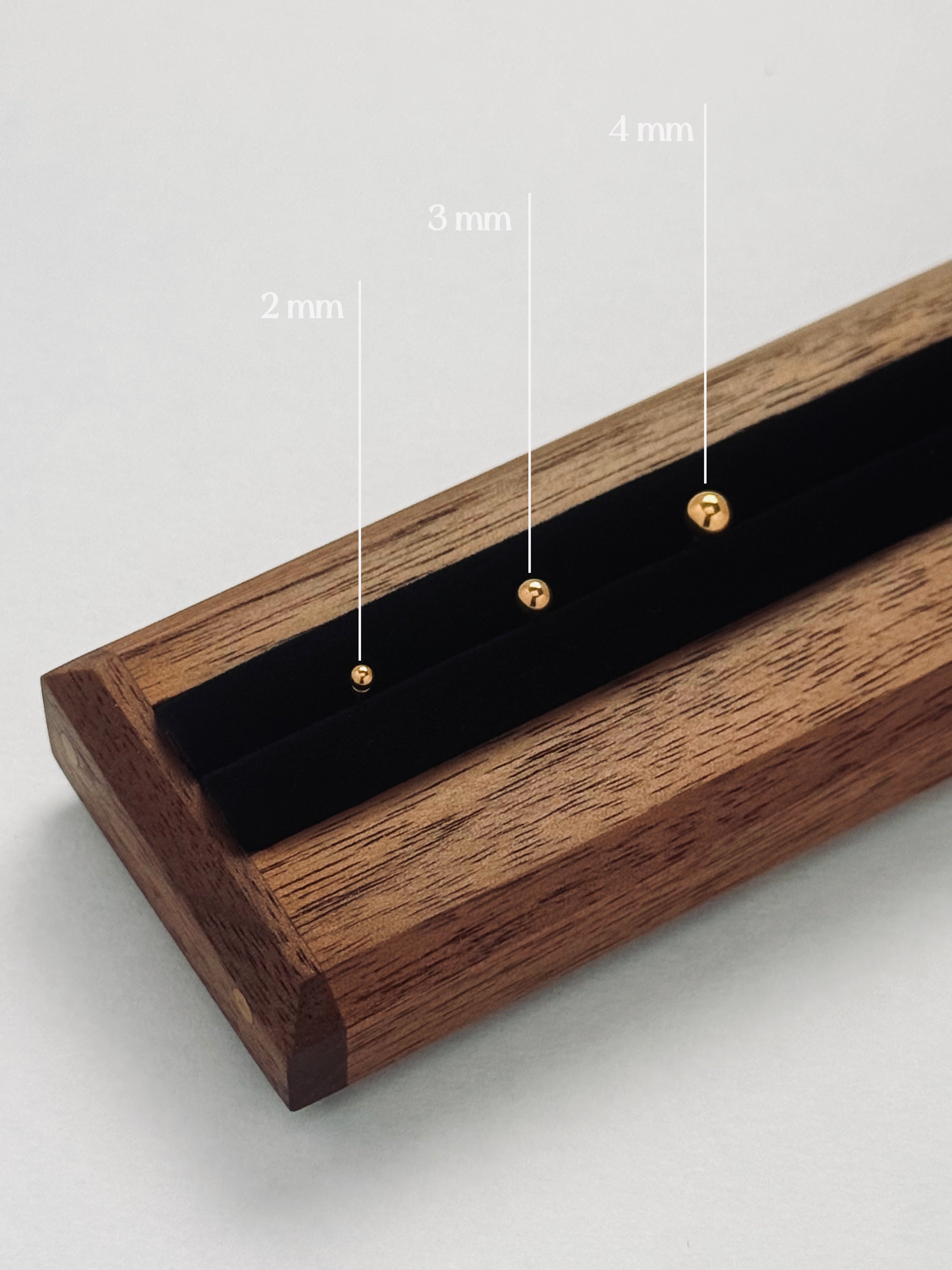 GOLD STAINLESS STEEL BALL STUDS