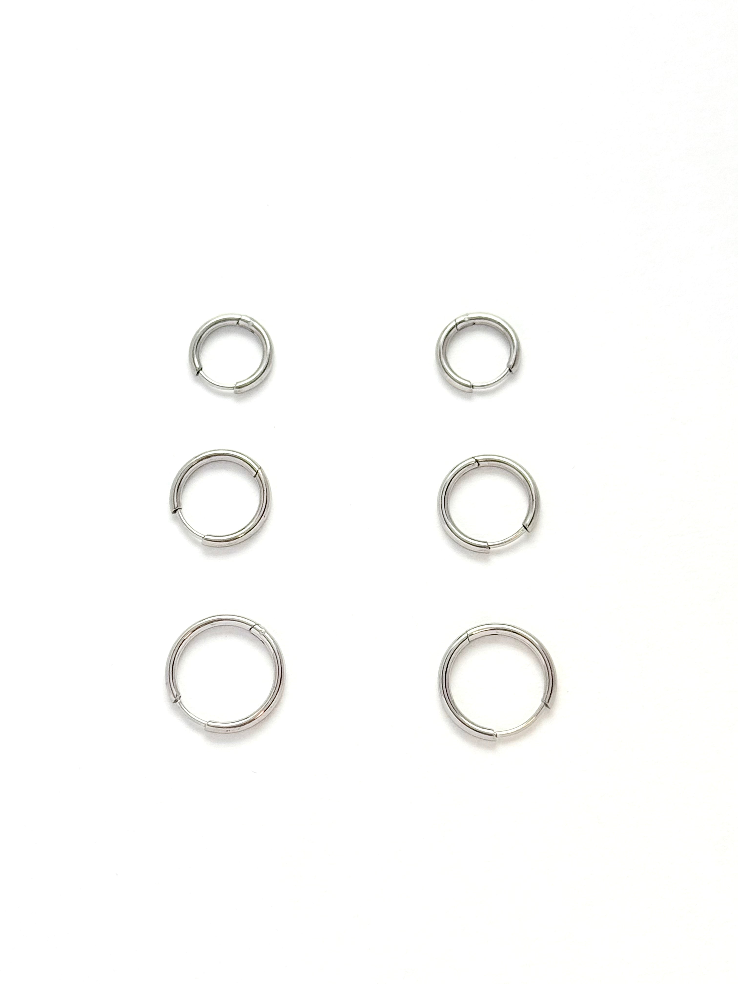 SILVER MINIMAL HOOP EARRINGS