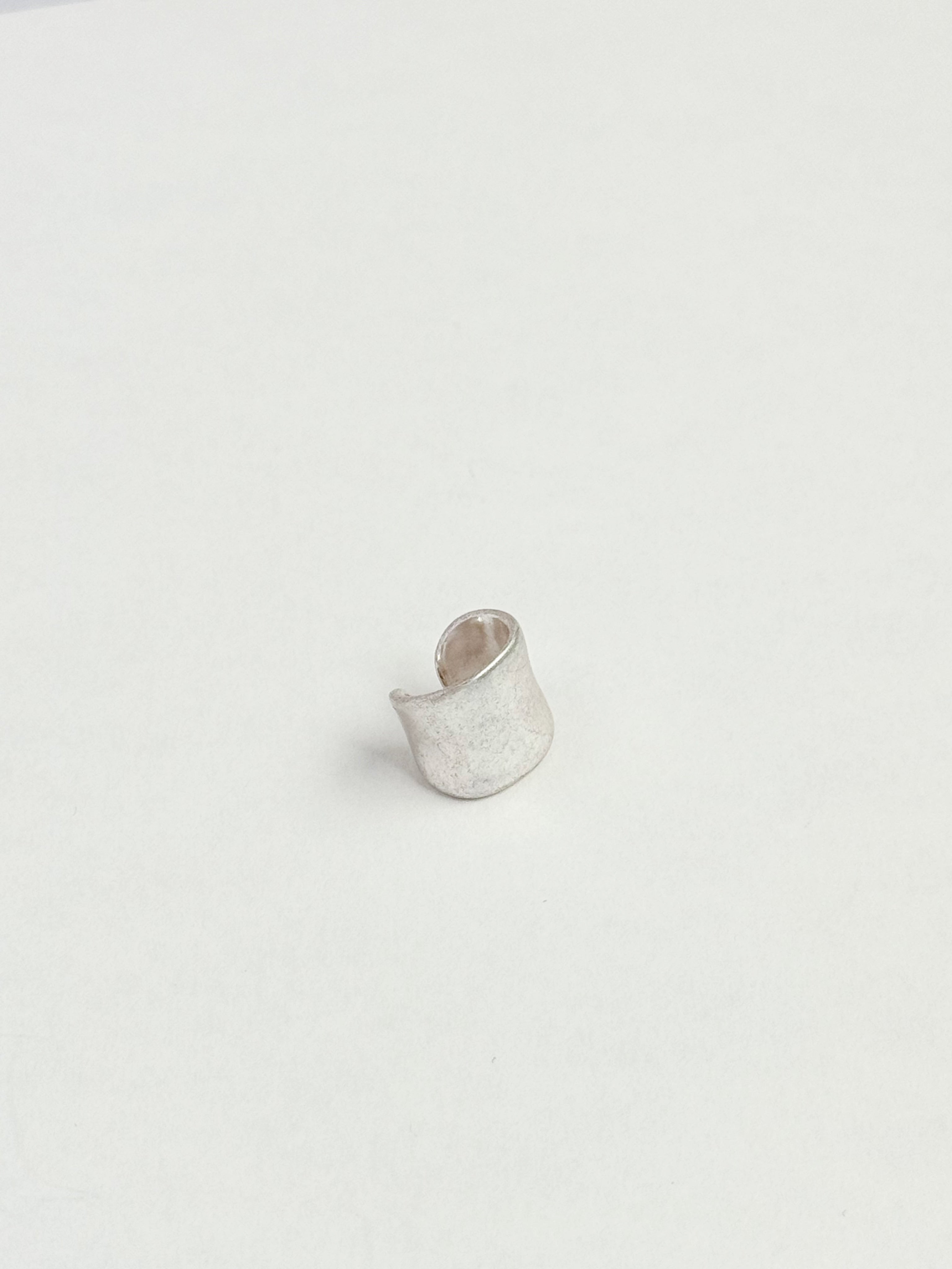 VINTAGE MATTE WIDE ARCHED EAR CUFF - SILVER
