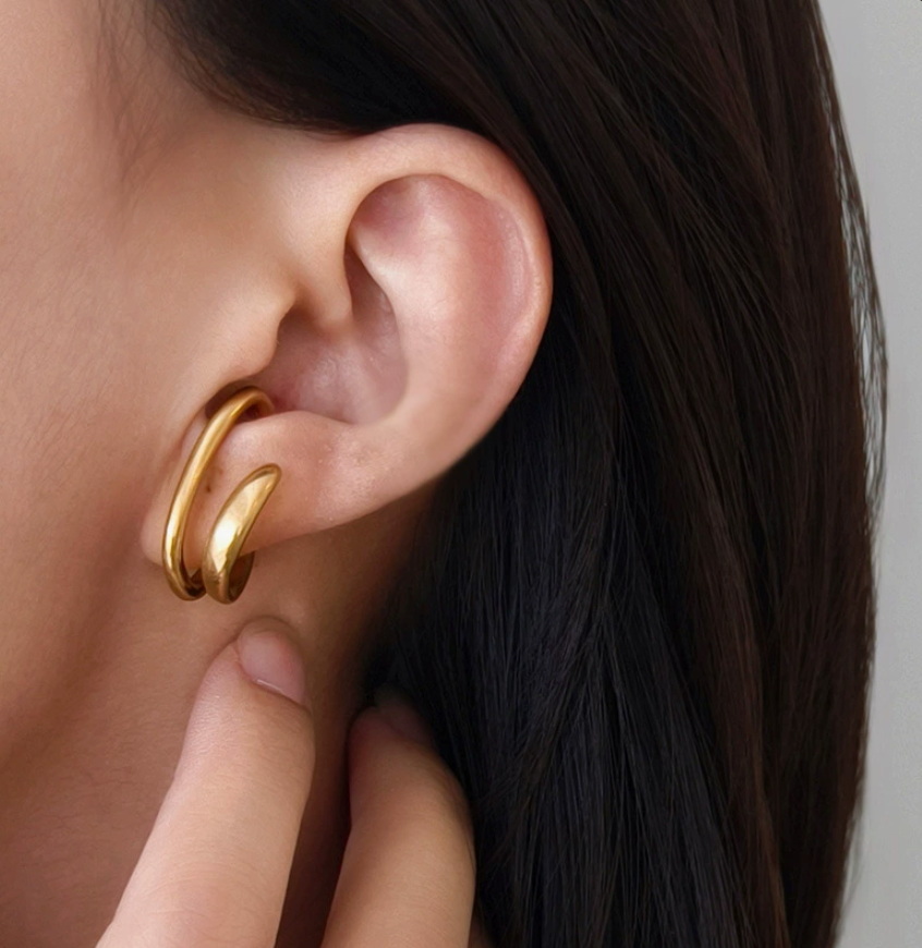 GOLD SPLIT HOOP EAR CUFF