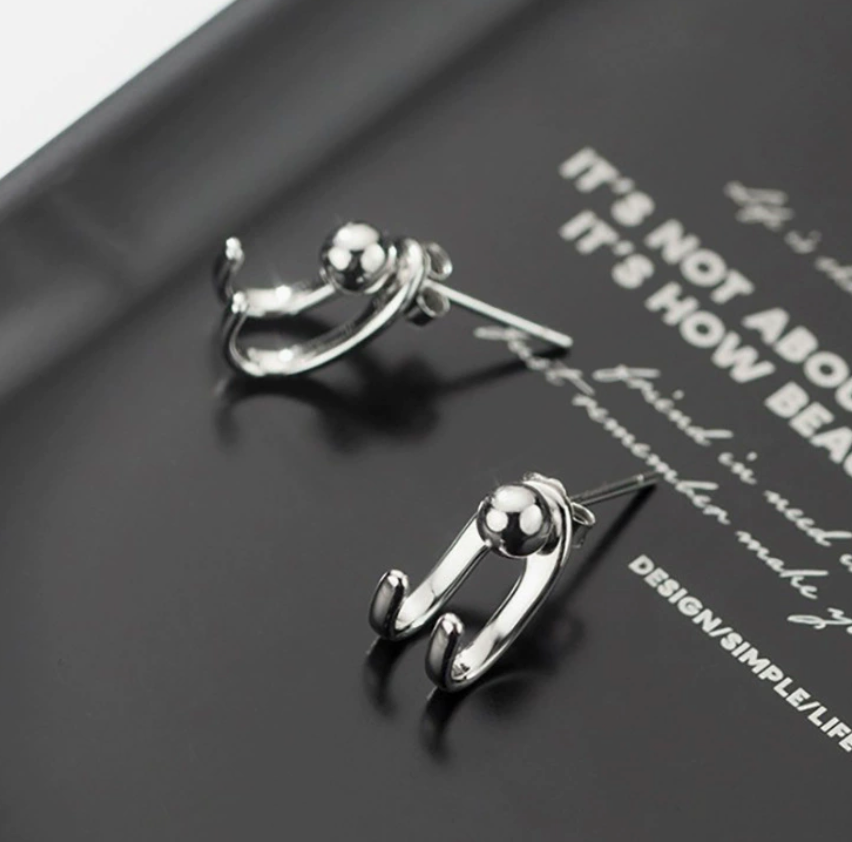 SILVER LIQUID DOUBLE-CLAW STUD EARRINGS